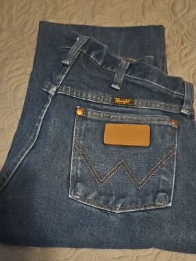 Wrangler Women’s Indigo Straight-Leg Jeans
